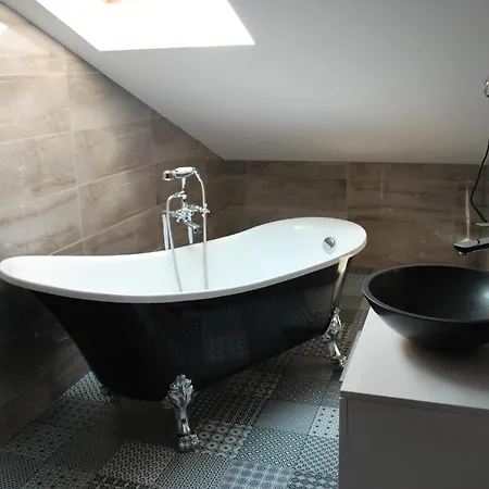 Nata Goscinne Restauracja Libiaz