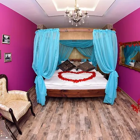 Alojamento de Acomodação e Pequeno-almoço Nata Goscinne Restauracja 3*